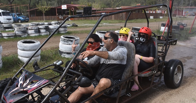 Familien 4-sitziger Buggy-Safari-Tour – Side