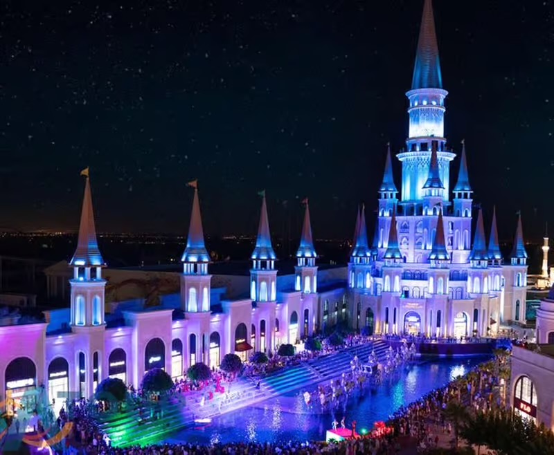AQUARIUM & LAND OF LEGENDS NIGHT TOUR