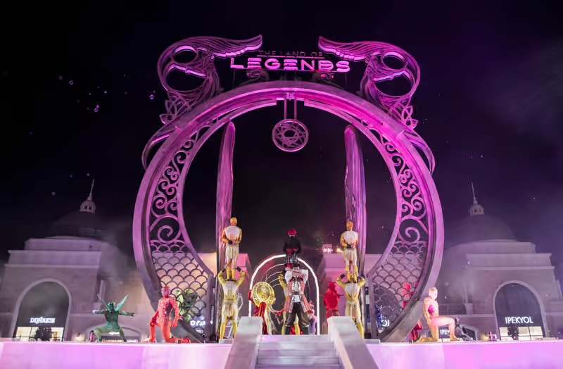 AQUARIUM & LAND OF LEGENDS NIGHT TOUR