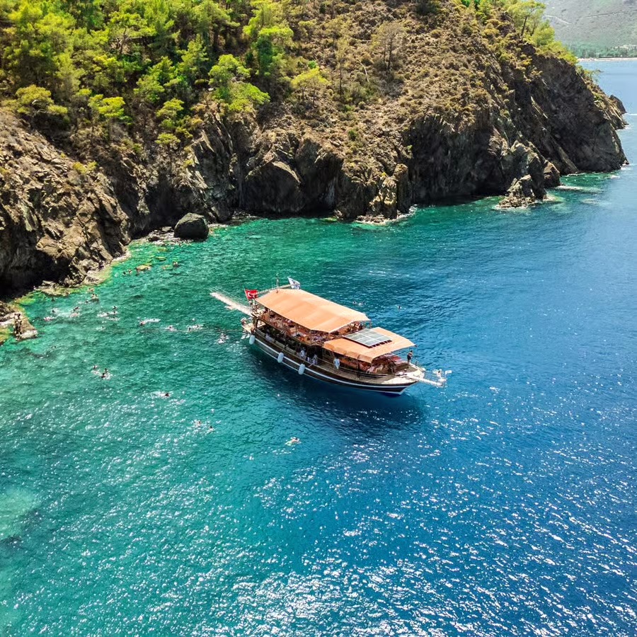 Maldives Boat (Suluada Island)