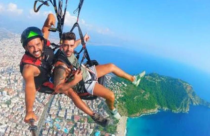 Gleitschirmfliegen von Side