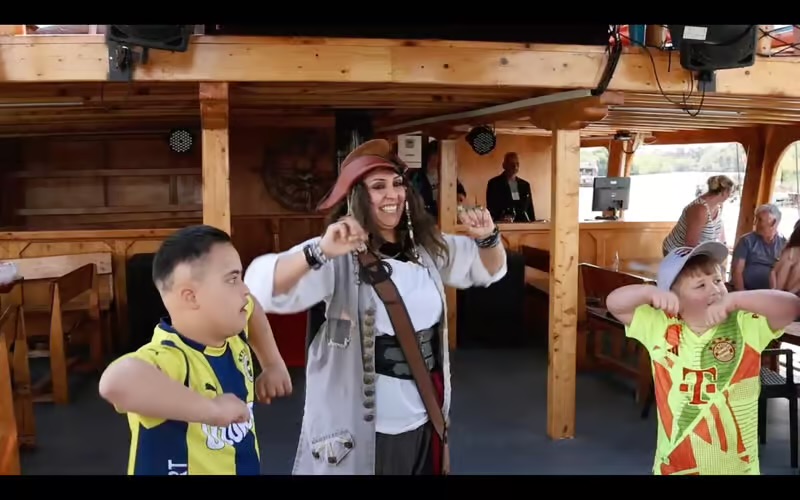 Pirate Boat