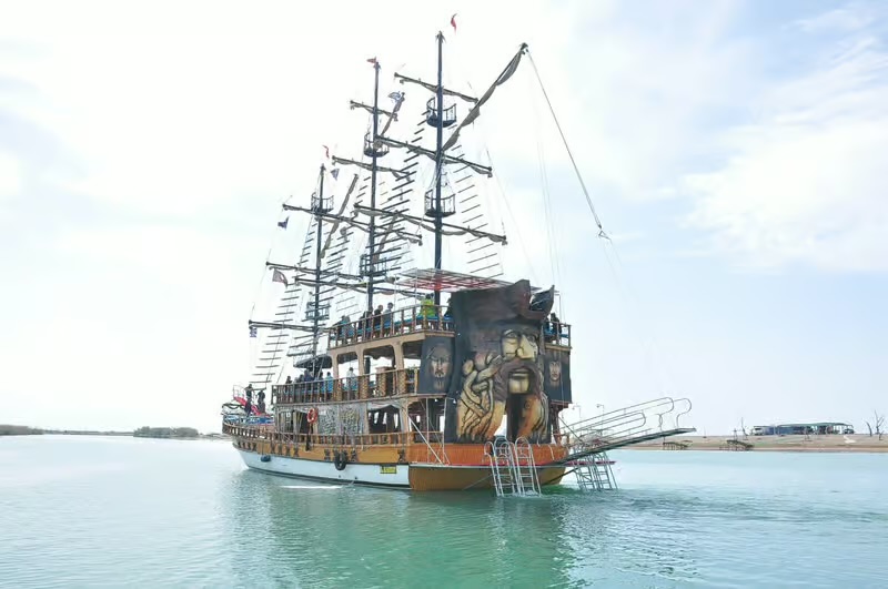 Pirate Boat