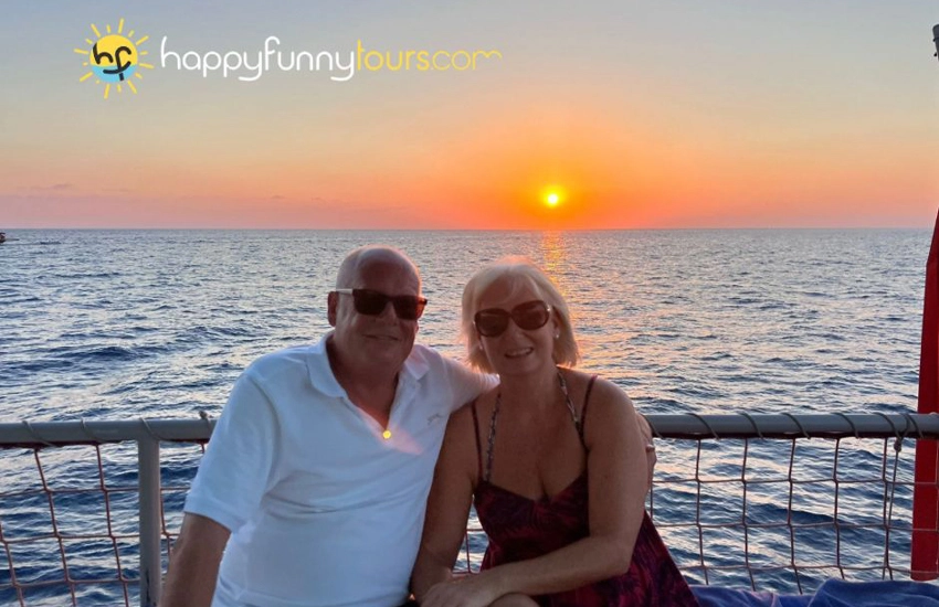 Entspannende Sonnenuntergangs-Bootstour