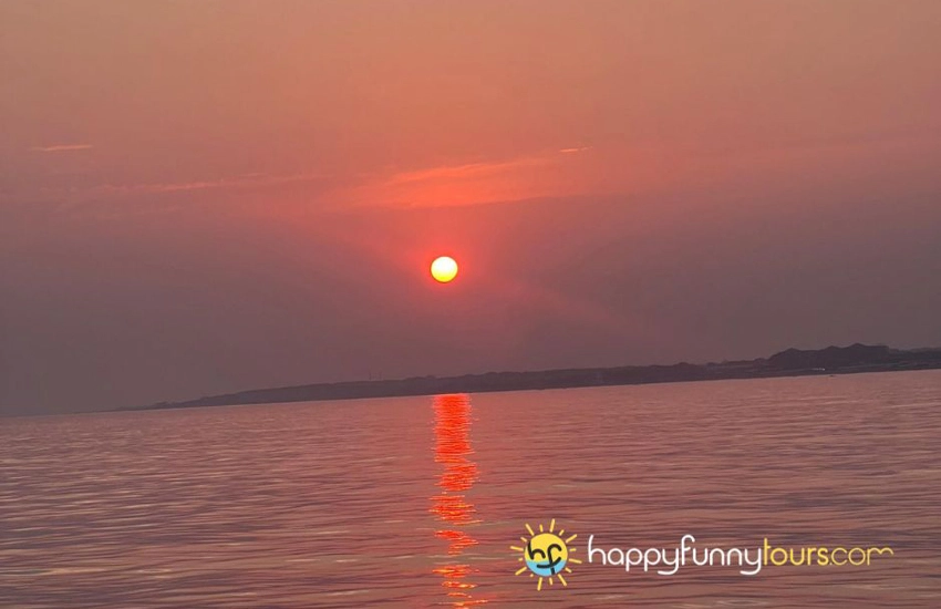 Entspannende Sonnenuntergangs-Bootstour