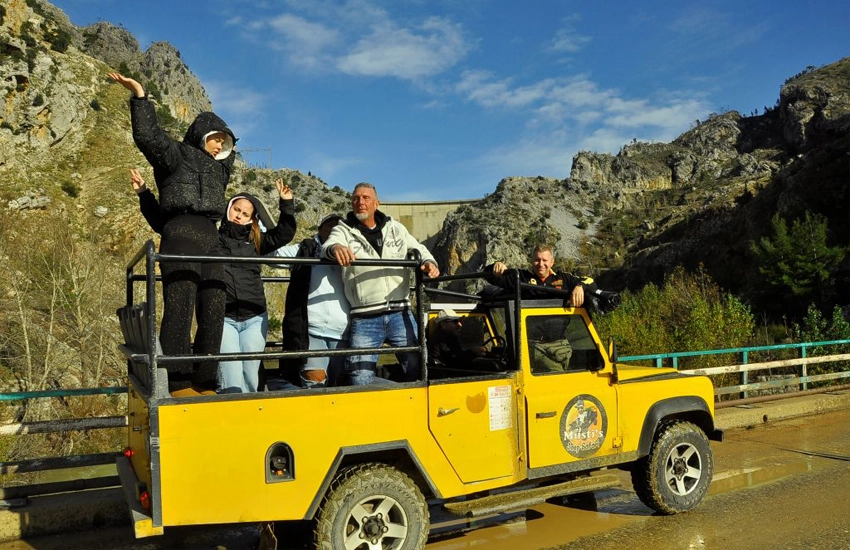 Aileler için VIP Jeep Safari Macerası