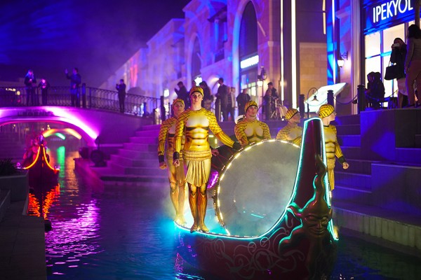 THE LAND OF LEGENDS - GECE ŞOVU