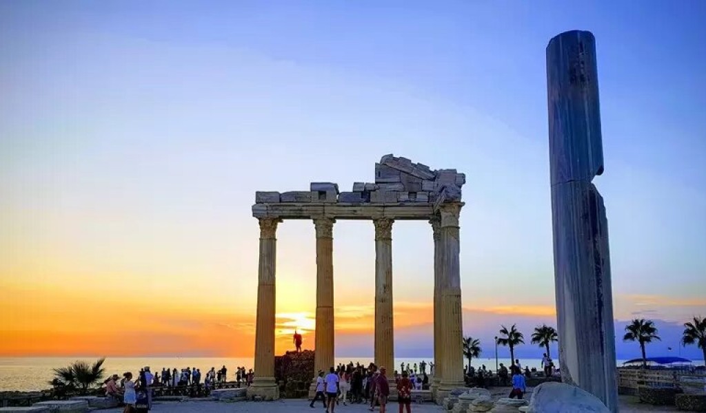 Manavgat Side – Traumstrände, Kultur & Abenteuer mit Happy Funny Tours erleben!