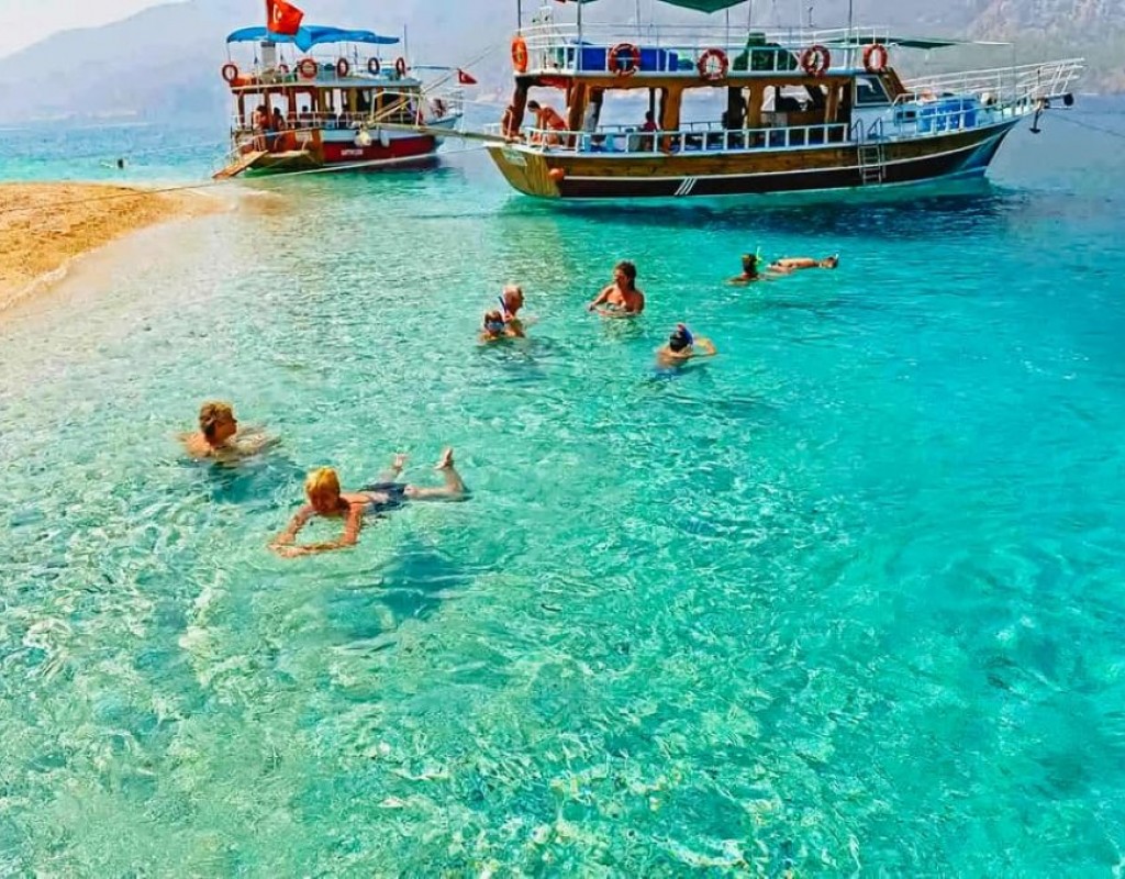 MALDİVEN BOOTS TOUR ( SULUADA İNSEL) AB SİDE